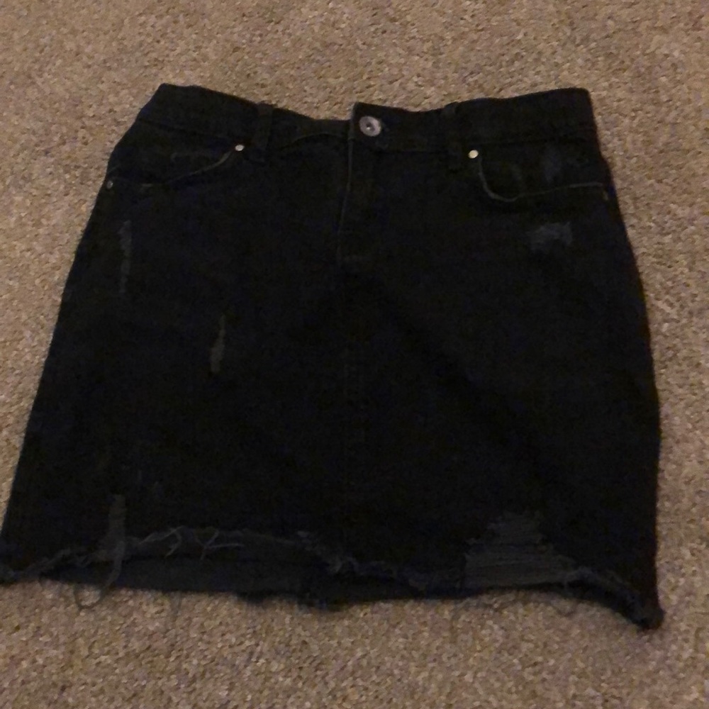 Black denim skirt!!!